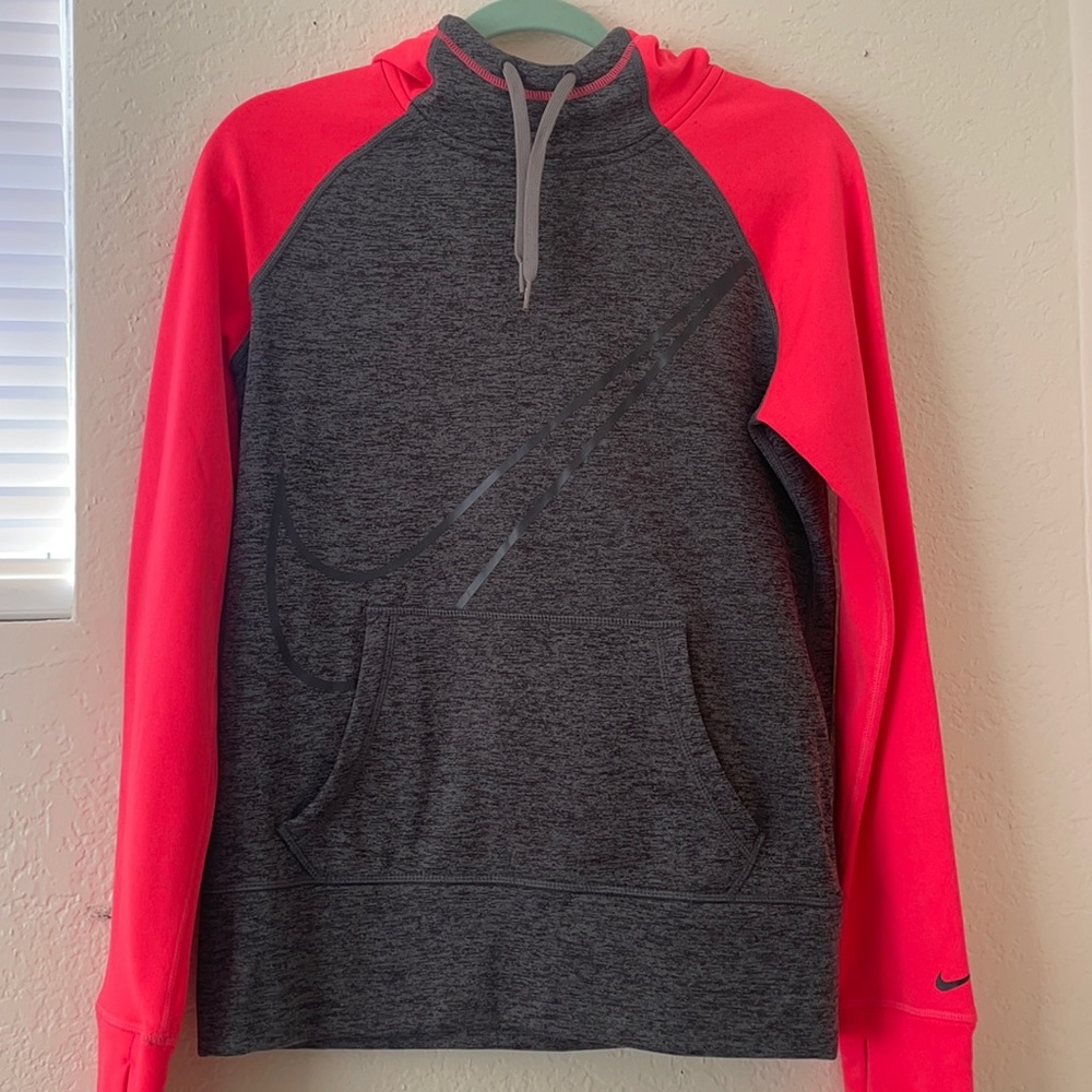 NIKE Sweater
